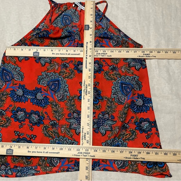 Collective Concepts Halter Style Sleeveless Top with Keyhole Neckline - Picture 2 of 8